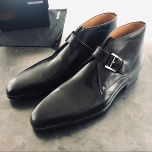 Magnanni Buckled Boots